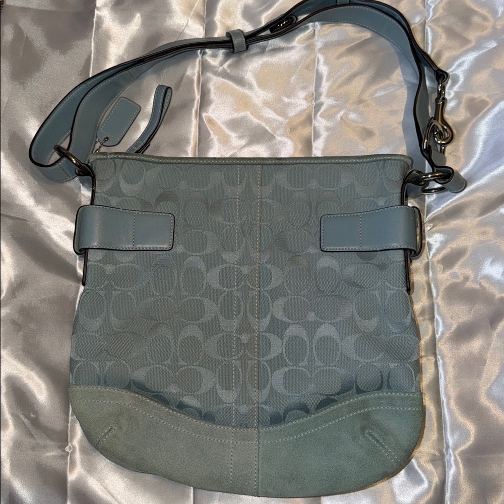 Coach perfect Y2K Soho Tiffany Blue Messenger/ Shoulder Bag
13 - Picture 6 of 11